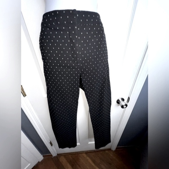 Izod Pants - NWOT Izod Women’s 4 Black White Dot Stretch Crop Capri Trouser Dress Pants S